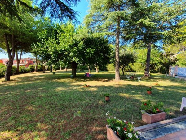 casa indipendente in vendita a Sirolo