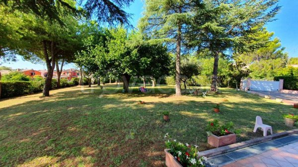 casa indipendente in vendita a Sirolo