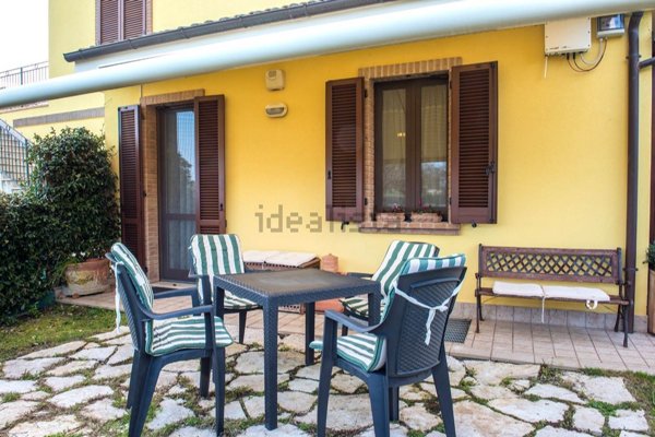 casa indipendente in vendita a Sirolo