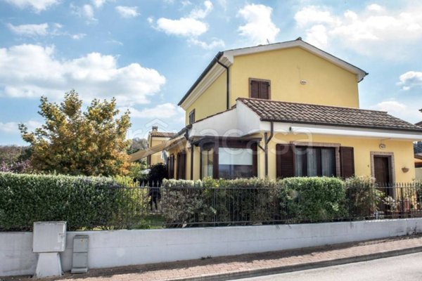 casa indipendente in vendita a Sirolo