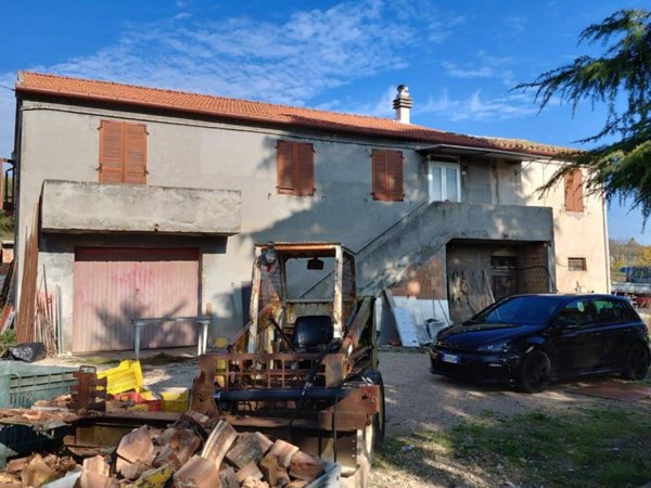 casa indipendente in vendita a Sirolo