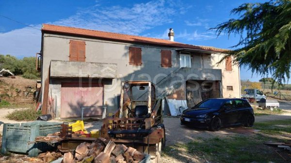 casa indipendente in vendita a Sirolo