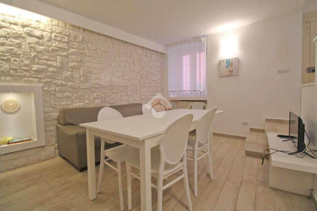 casa semindipendente in vendita a Sirolo