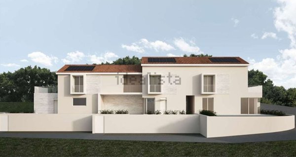 casa indipendente in vendita a Sirolo