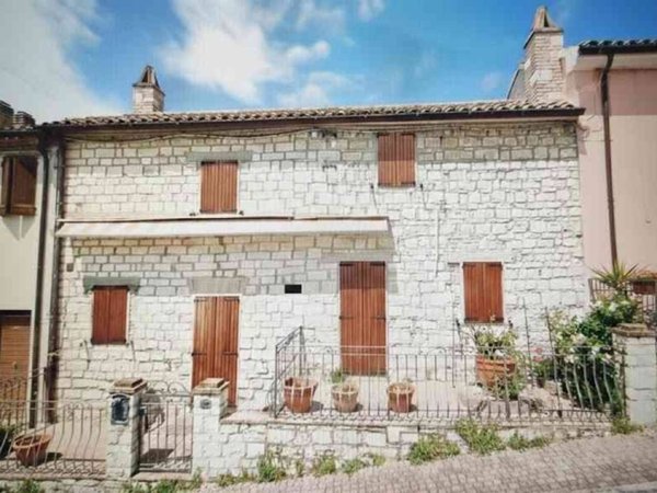casa indipendente in vendita a Sirolo