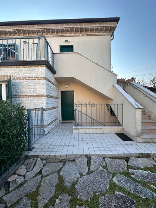 appartamento in vendita a Sirolo in zona Coppo