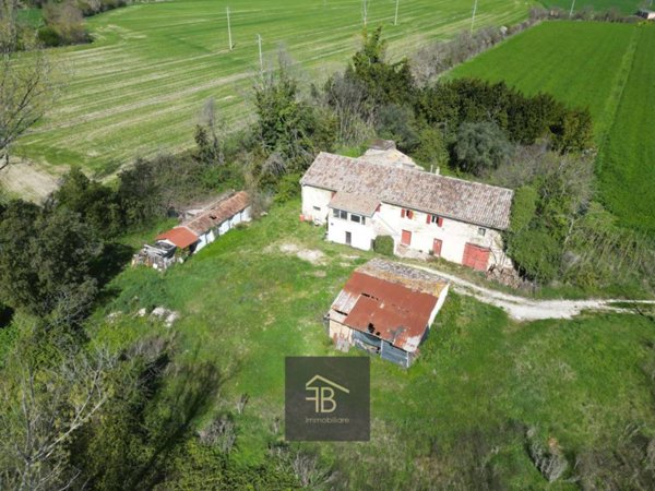 casa indipendente in vendita a Sirolo