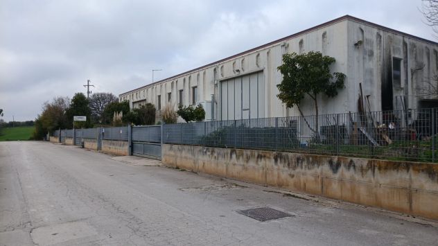 negozio in vendita a Sirolo