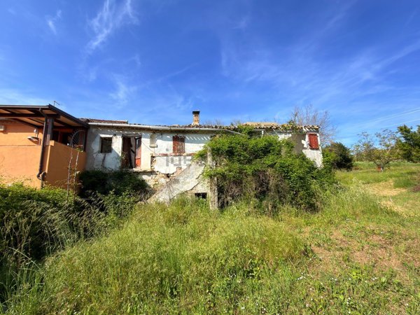casale in vendita a Sirolo