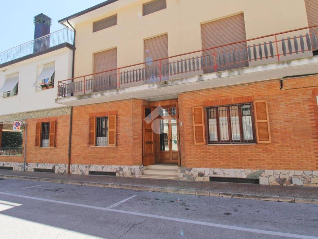 casa indipendente in vendita a Sirolo