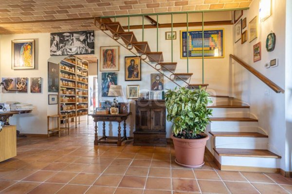 casa indipendente in vendita a Sirolo