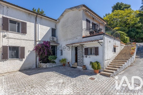 casa indipendente in vendita a Sirolo in zona Madonnina