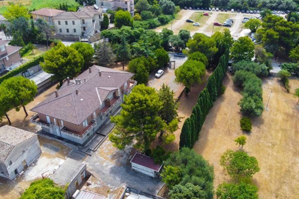 casa indipendente in vendita a Sirolo in zona San Lorenzo