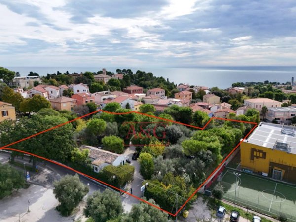 casa indipendente in vendita a Sirolo in zona San Lorenzo