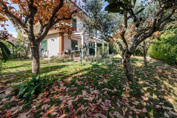 casa indipendente in vendita a Sirolo in zona Coppo