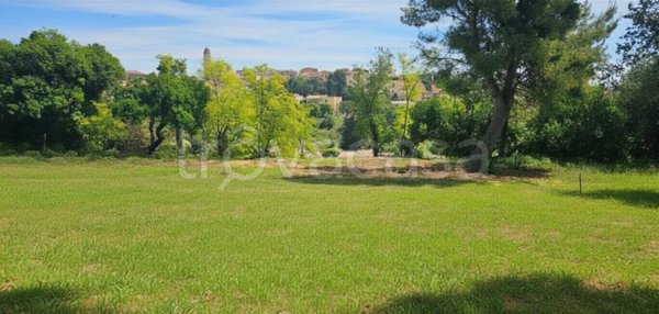 casa indipendente in vendita a Sirolo