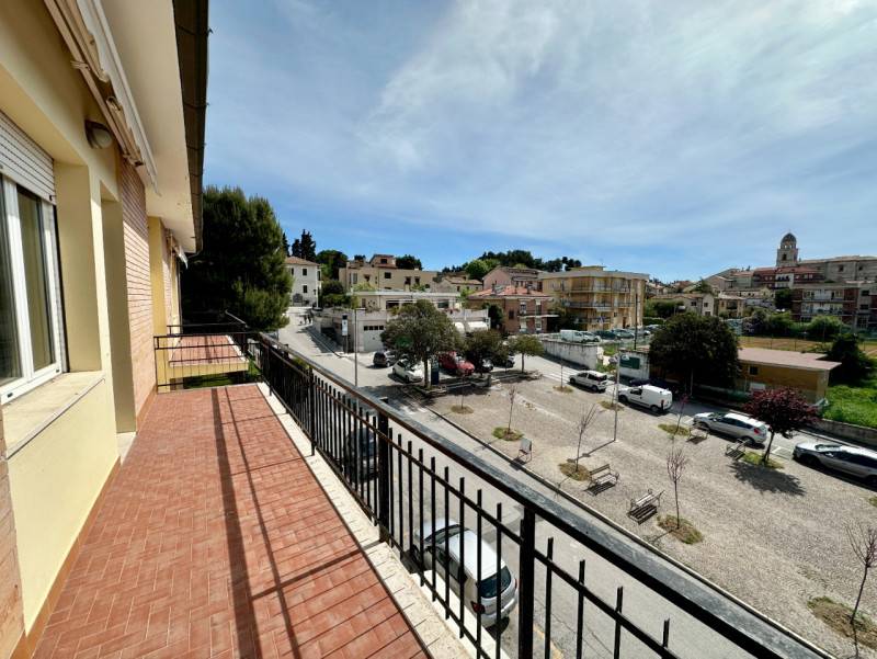 appartamento in vendita a Sirolo in zona San Lorenzo