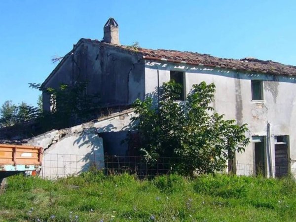 casa indipendente in vendita a Staffolo