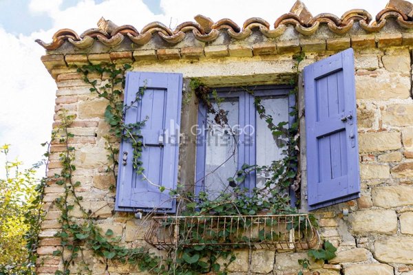 casa indipendente in vendita a Staffolo