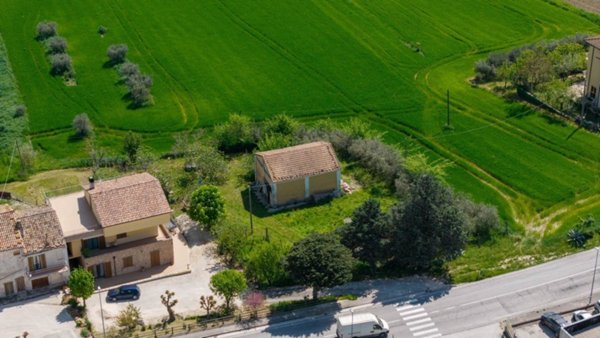 villa in vendita a Staffolo in zona Coste