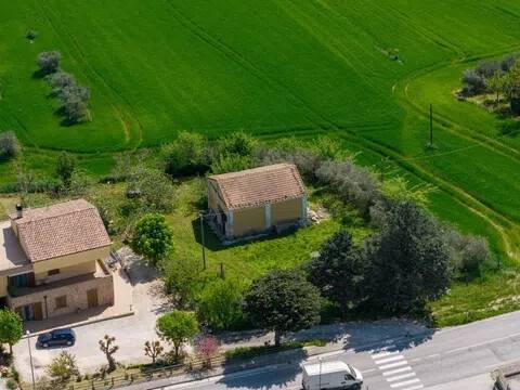 terreno agricolo in vendita a Staffolo in zona Coste