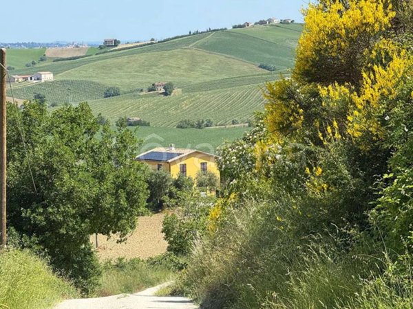 casa indipendente in vendita a Staffolo