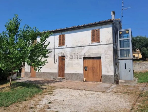 casa indipendente in vendita a Staffolo