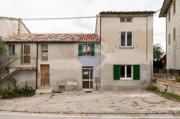 casa indipendente in vendita a Staffolo in zona Coste