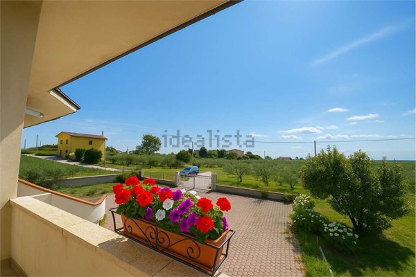 appartamento in vendita a Staffolo in zona Coste