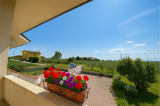 appartamento in vendita a Staffolo in zona Coste