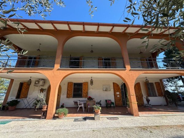 casa indipendente in vendita a Staffolo in zona Coste
