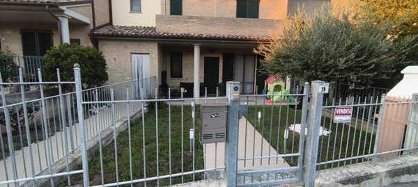 casa indipendente in vendita a Staffolo in zona Coste