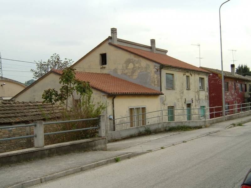 casa indipendente in vendita a Trecastelli in zona Ripe
