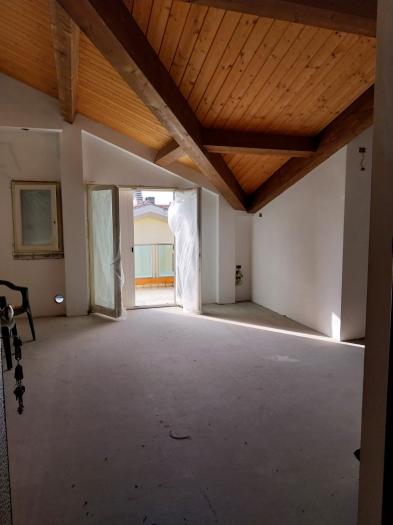 appartamento in vendita a Trecastelli in zona Ponterio