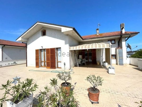 appartamento in vendita a Trecastelli in zona Ripe