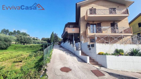 appartamento in vendita a Trecastelli in zona Ripe