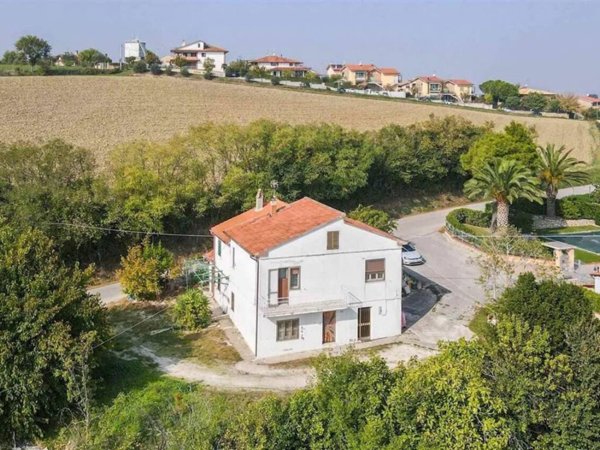 casa indipendente in vendita a Trecastelli in zona Ripe