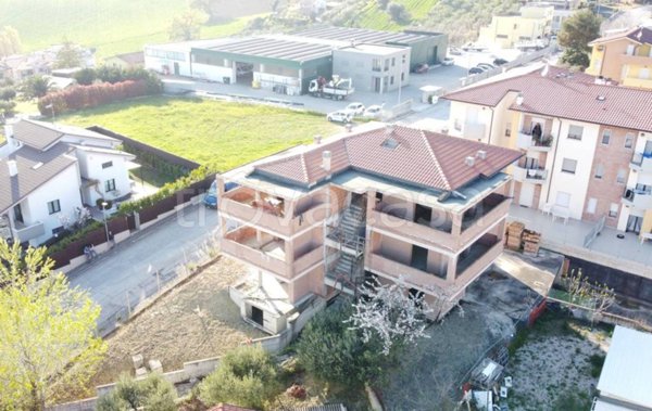 appartamento in vendita a Trecastelli in zona Ripe