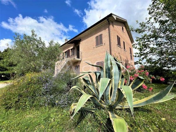 casa indipendente in vendita a Trecastelli in zona Ripe