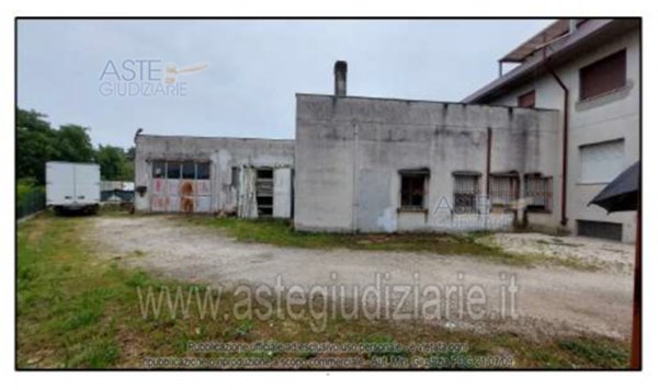negozio in vendita a Trecastelli