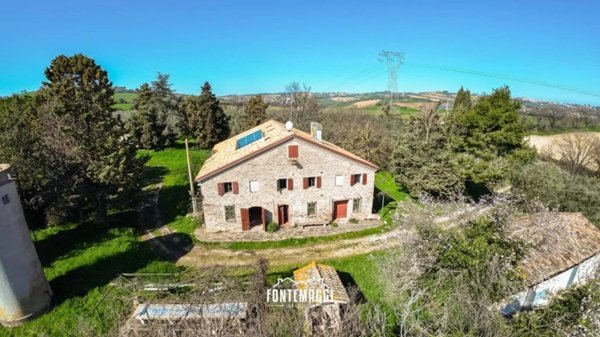 casa indipendente in vendita a Trecastelli