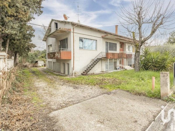 casa indipendente in vendita a Trecastelli in zona Ripe