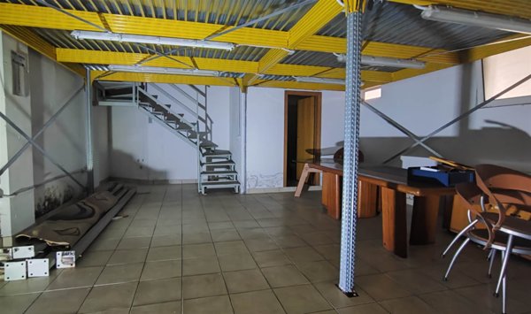 locale di sgombero in vendita a Trecastelli in zona Ripe