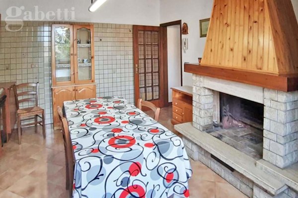 casa indipendente in vendita a Trecastelli in zona Ripe