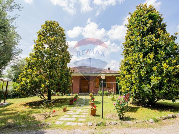 casa indipendente in vendita a Trecastelli in zona Ripe