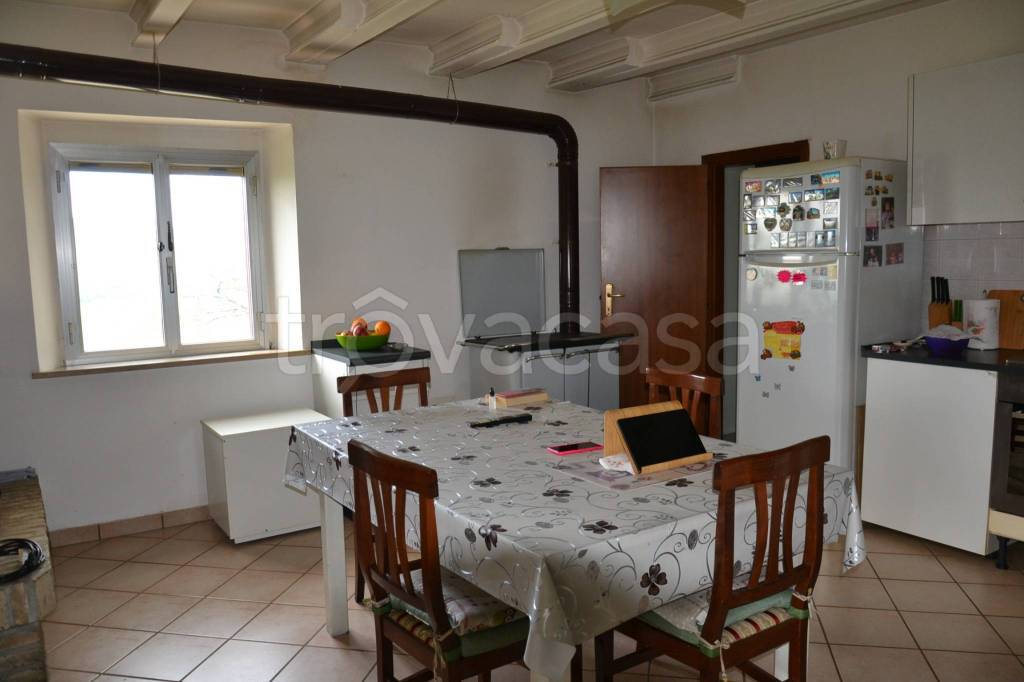 casa indipendente in vendita a Trecastelli in zona Ripe