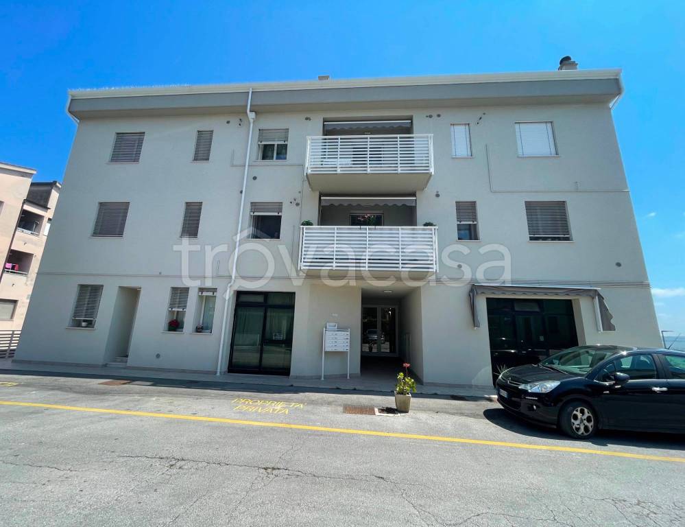 appartamento in vendita a Trecastelli in zona Ripe
