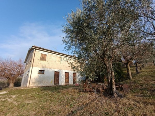 appartamento in vendita a Trecastelli in zona Monterado
