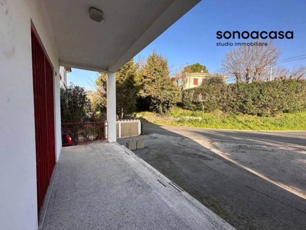 appartamento in vendita a Trecastelli in zona Castel Colonna
