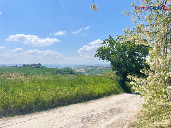 casa indipendente in vendita a Trecastelli in zona Castel Colonna